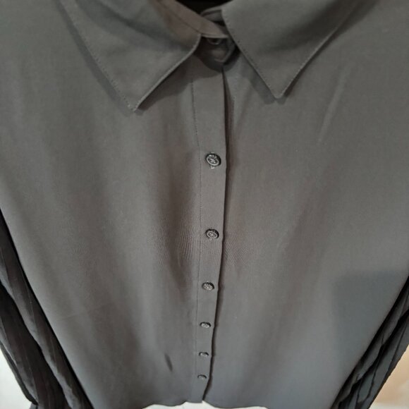 Express Black Button-Up Blouse - Picture 4 of 12